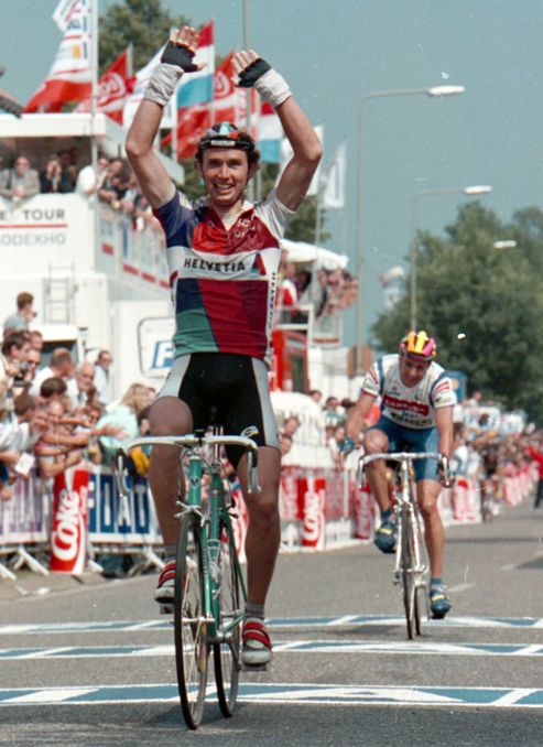 Gilles Delion beats Stephen Roche to the line to win stage 7 of the 1992 Tour de France