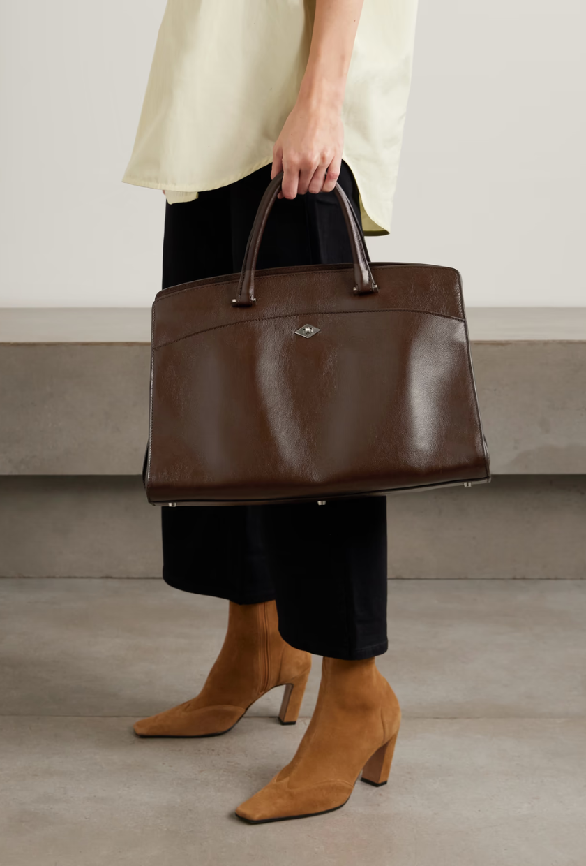 An image of a Metier bag.