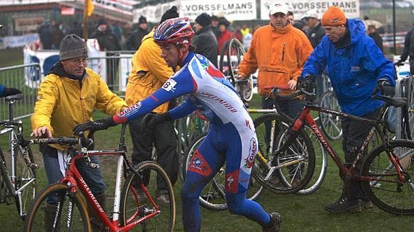 Chance Noble grabs a clean Specialized