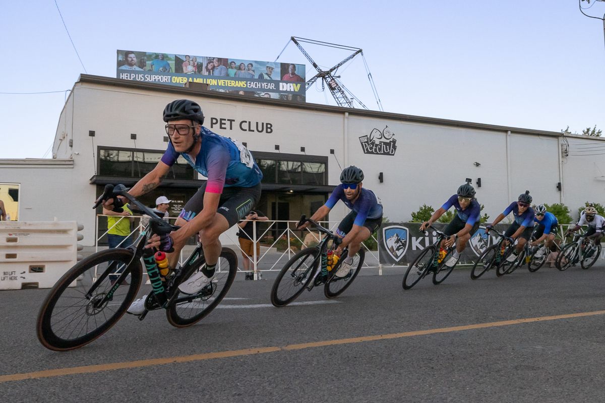 As in the women's race, the Miami Nights took control of the front of the race in the last few laps.
