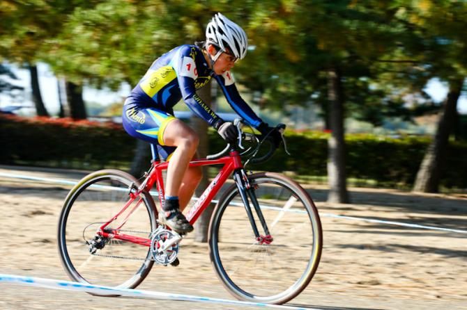Sakiko Miyauchi rides to second place