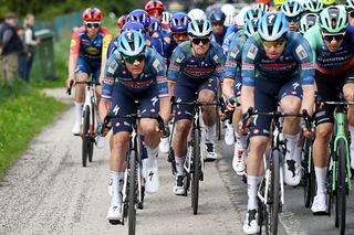 As it happened: opening stage of the Volta ao Algarve decided by messy bunch sprint