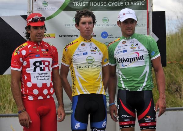 Lachlan Norris (Drapac-Porsche) in the KOM, Michael Torckler (Cardno Team) in the leader's jersey and Jay Thompson (Fly V Australia) in the sprint jersey.