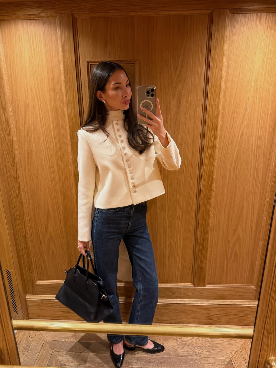 woman wearing early spring outfit idea 2026