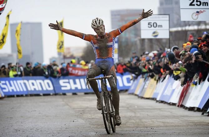 Mike Teunissen (Netherlands) wins the U23 race