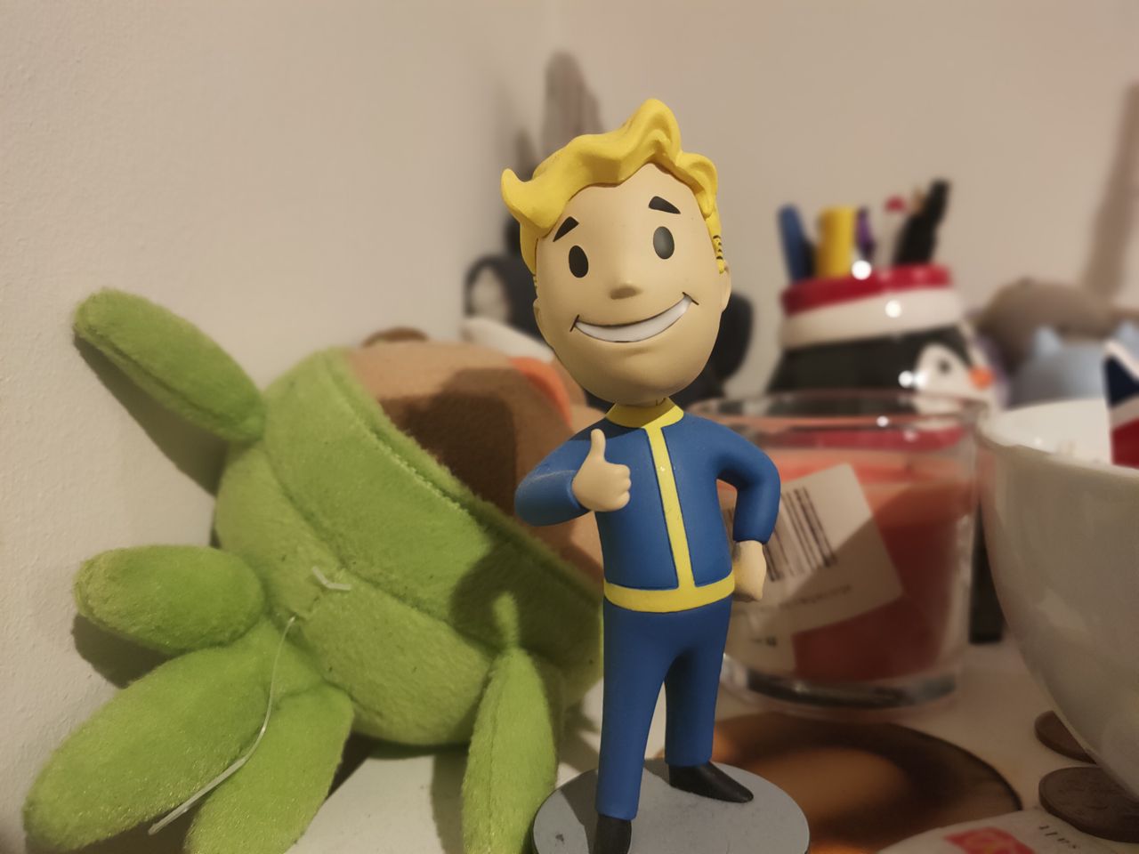 Portrait snaps accurately blur the background but not the figure (even when that figure is plastic)