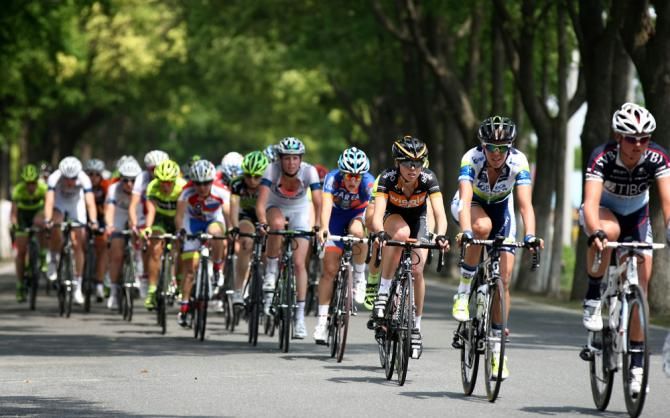 Orica GreenEDGE set the pace