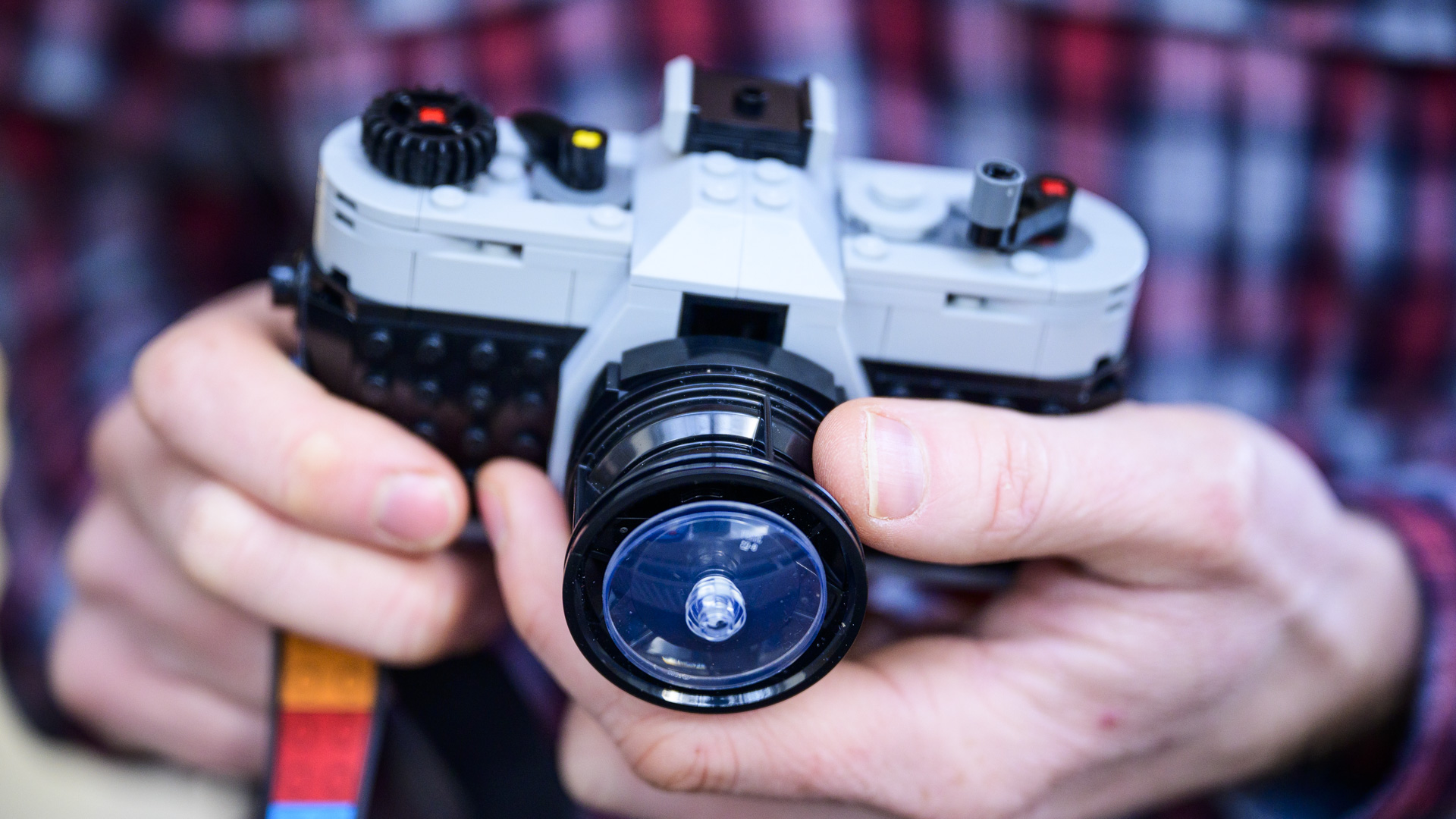 LEGO Retro Camera is fully integrated into the hand and rotates the lens