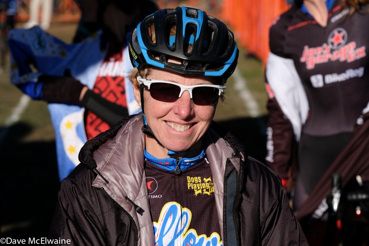 Accomplished veteran Laura Van Gilder (Mellow Mushroom) on the front row