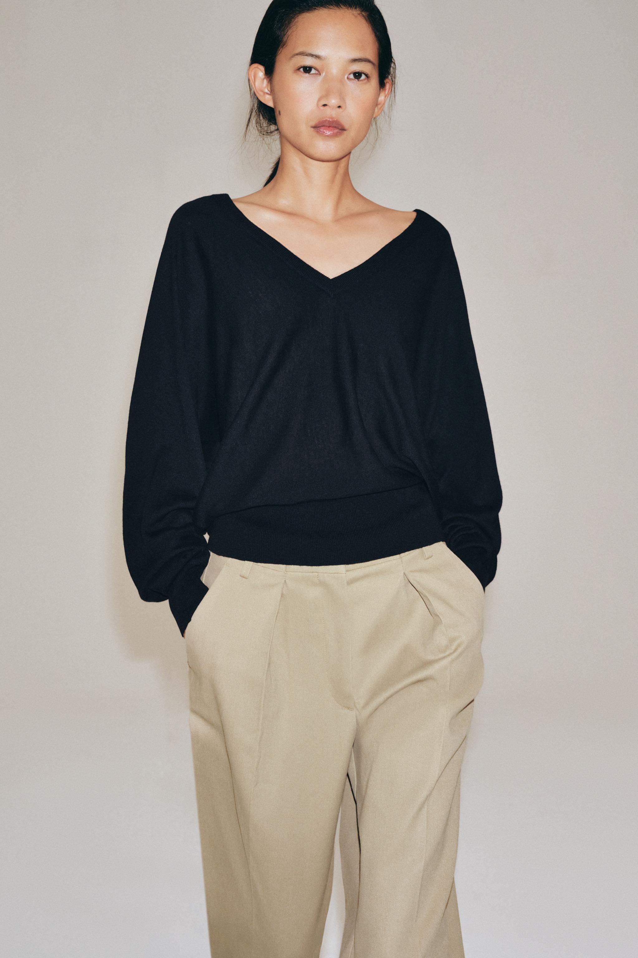 Wool V-Neck Jumper - Dark Navy - S
