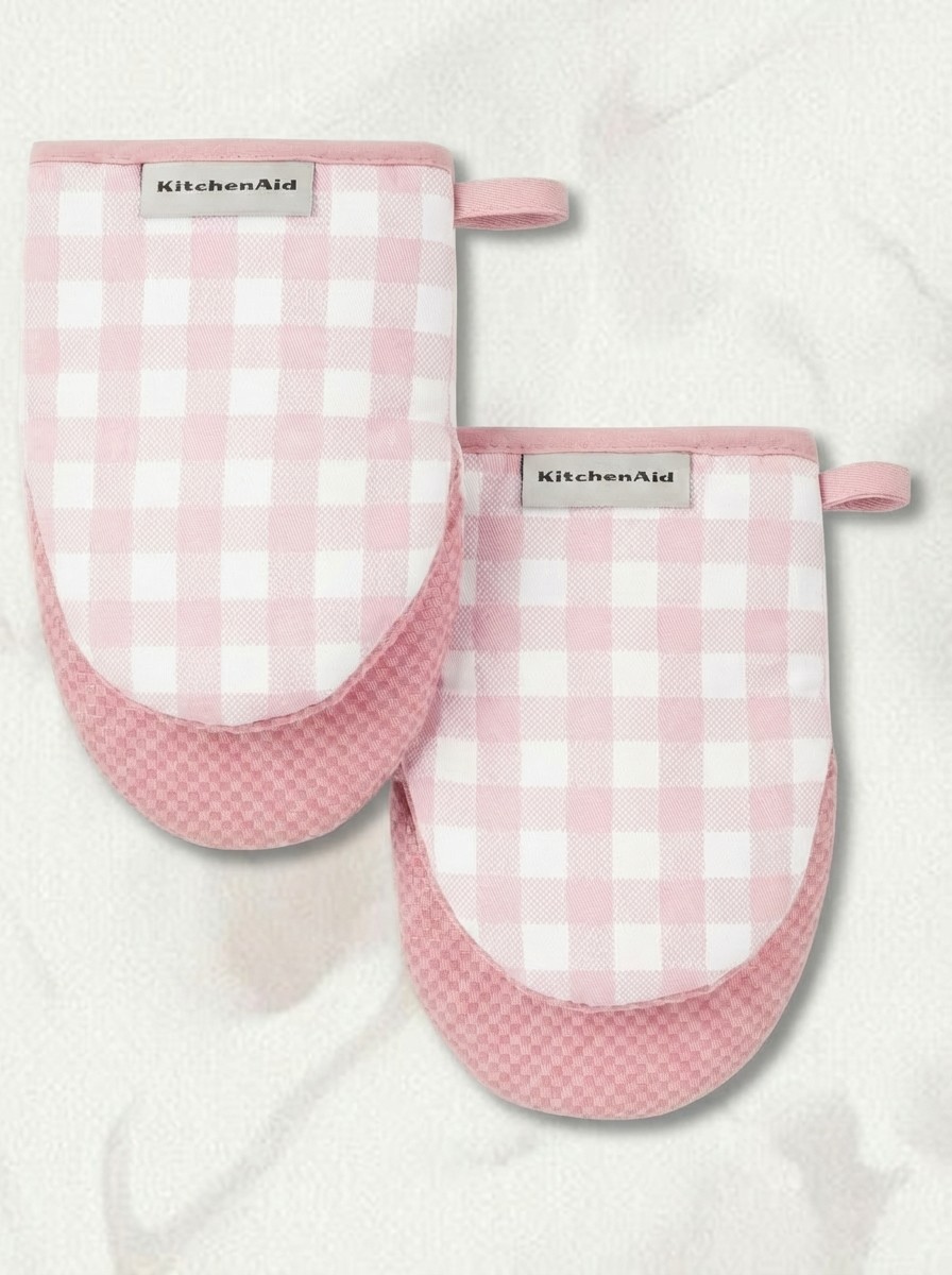 Pink check oven mitts