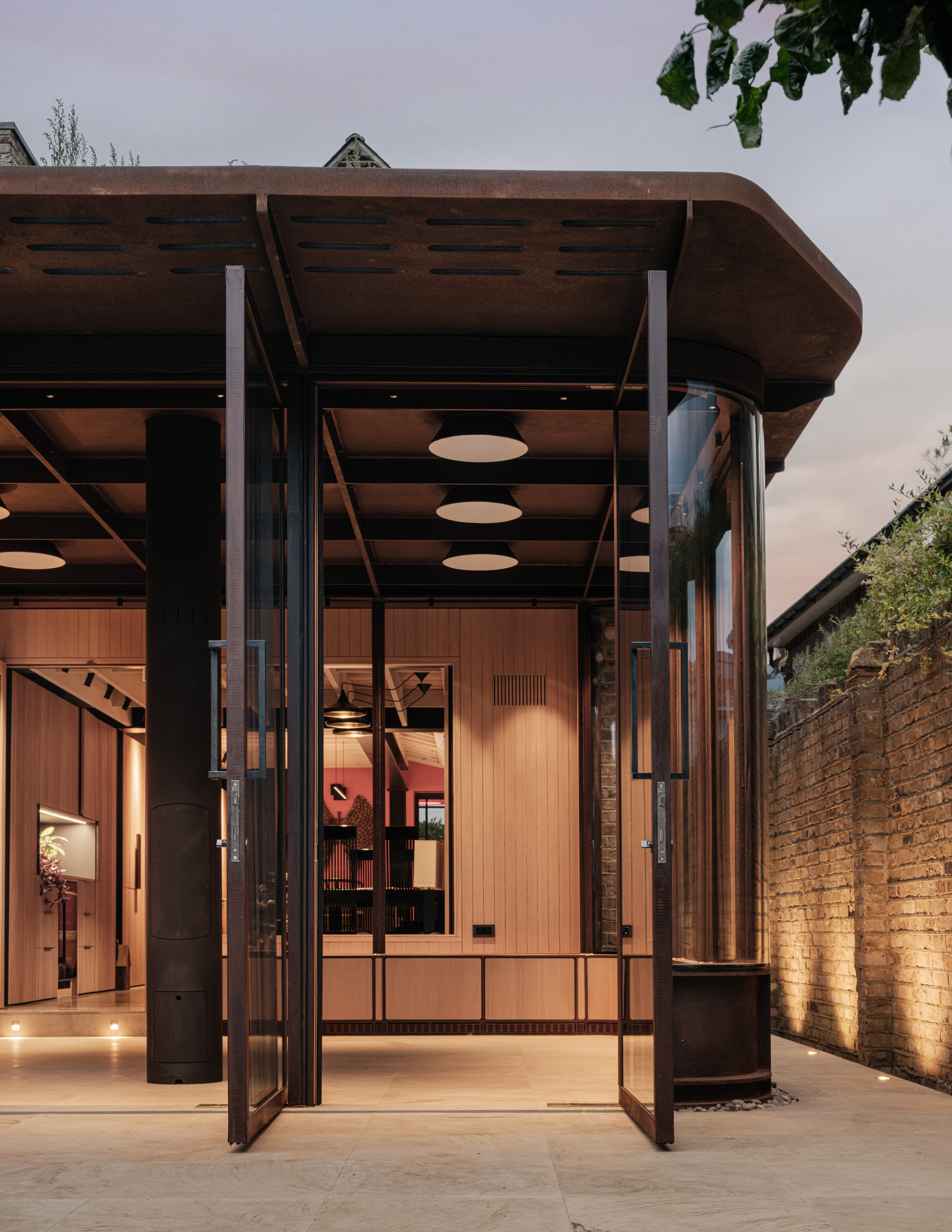 The Gallery, London, by Cagni Williams Associates