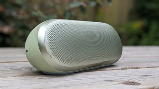 Harman Kardon Luna 2 wireless speaker