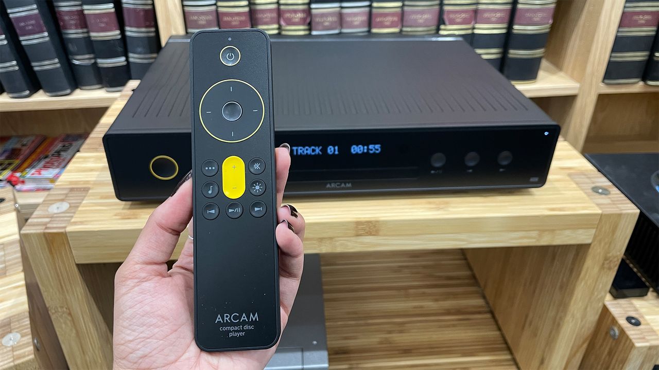 CD player: Arcam CD5