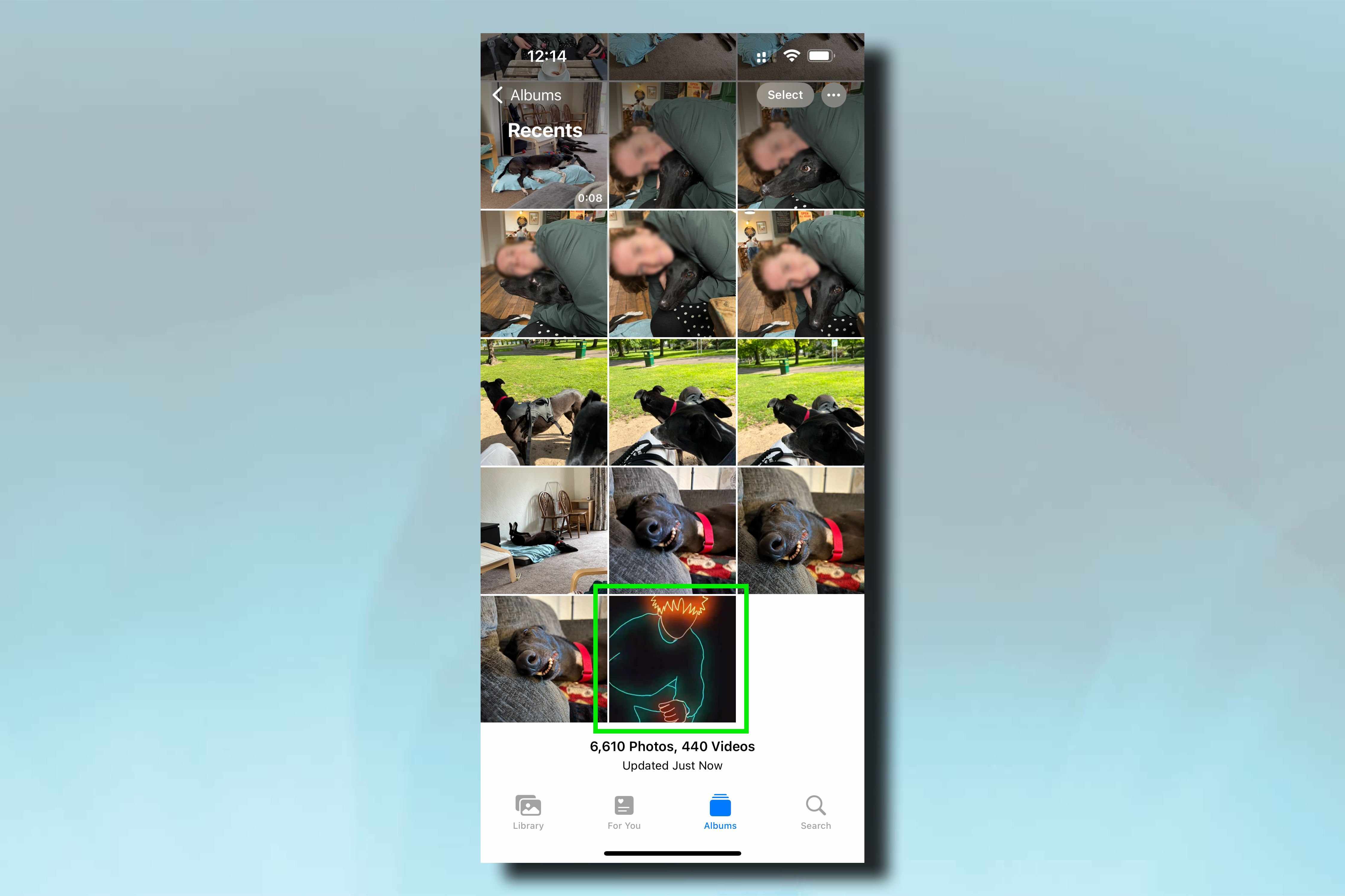 Captures d'écran d'un iPhone utilisant TikTok, montrant les étapes pour définir des vidéos TikTok comme fonds d'écran pour iPhone