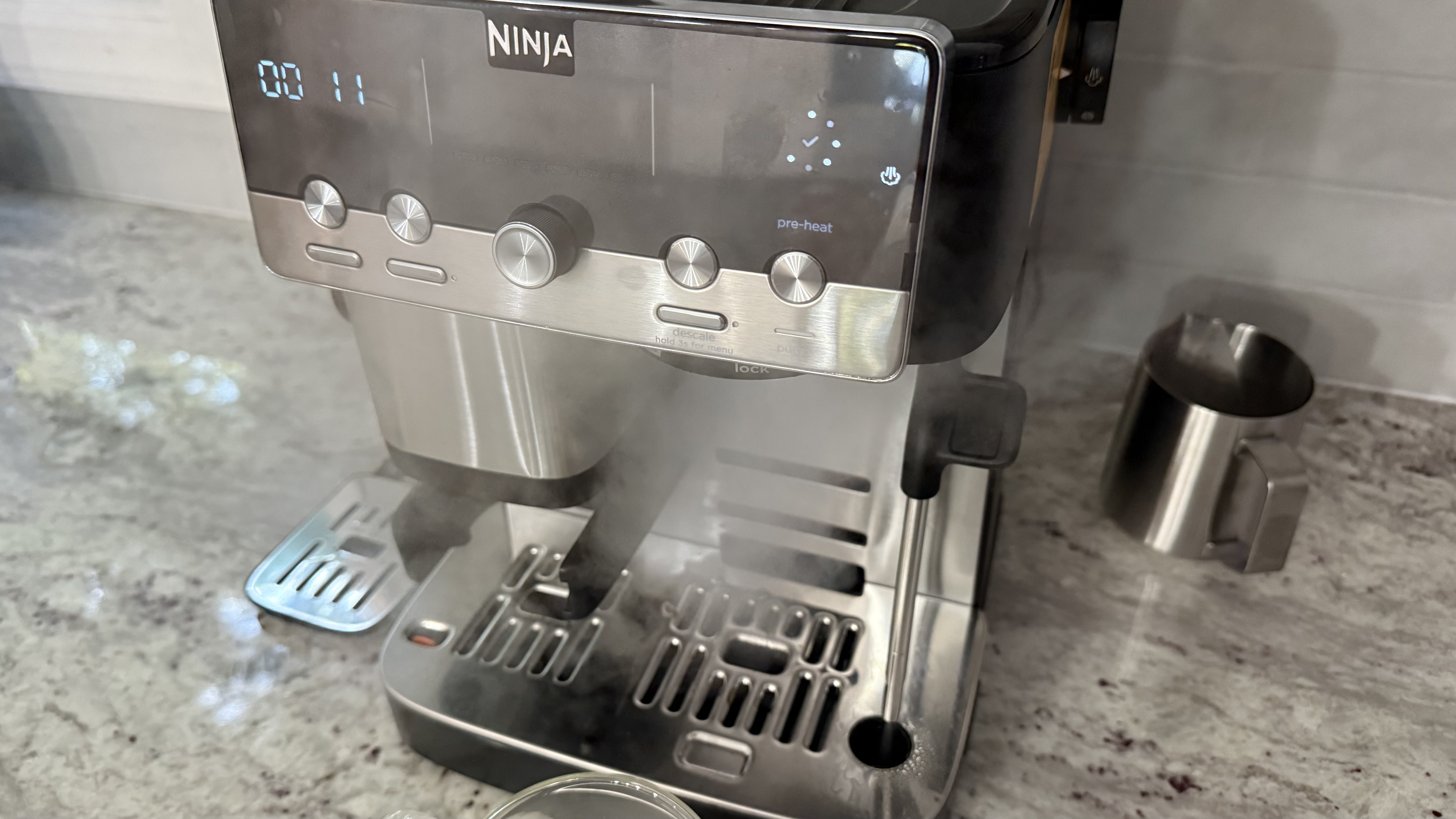 Ninja Luxe Café Mini Espresso Machine frother