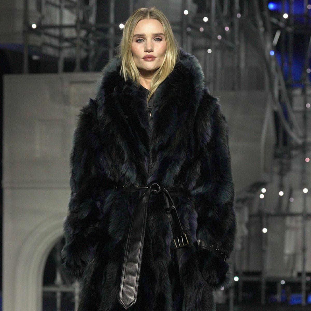 Rosie huntington-whiteley walks the burberry 2026 runway.