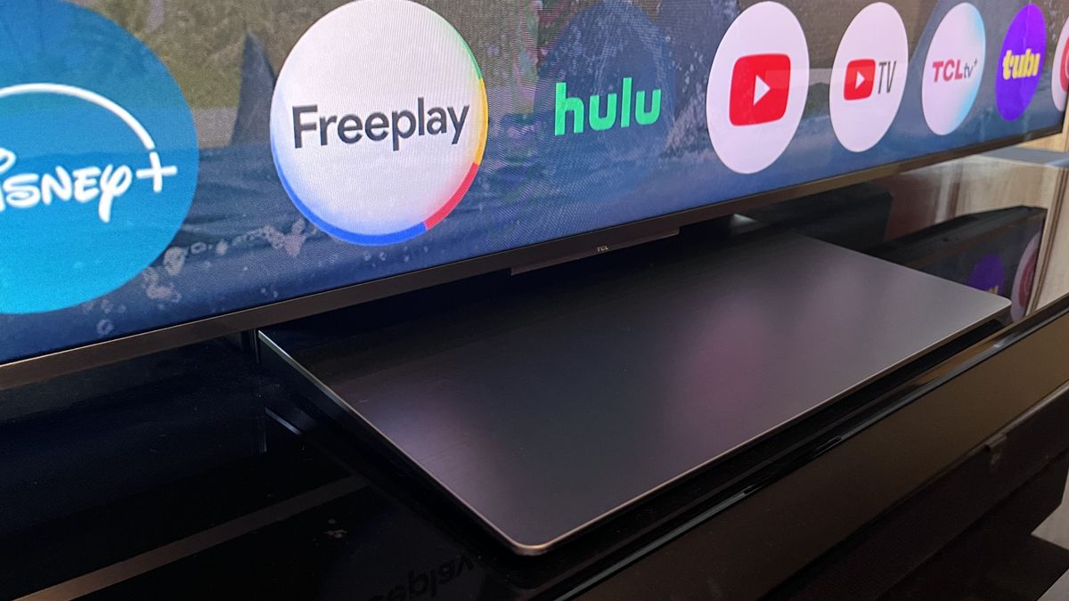TCL QM8K pedestal stand close up