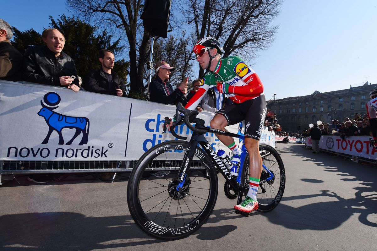 Elia Viviani in the colours of Italian champion