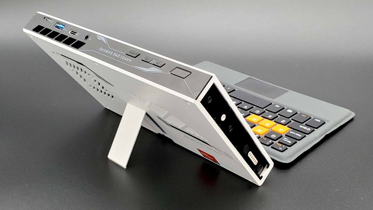 OneXPlayer 2 Pro handheld gaming PC
