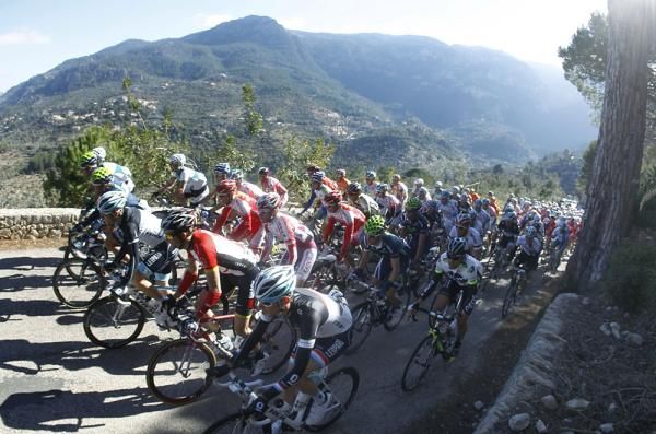 Beautiful sunshine and plenty of scenery for the riders in the Trofeo Deia