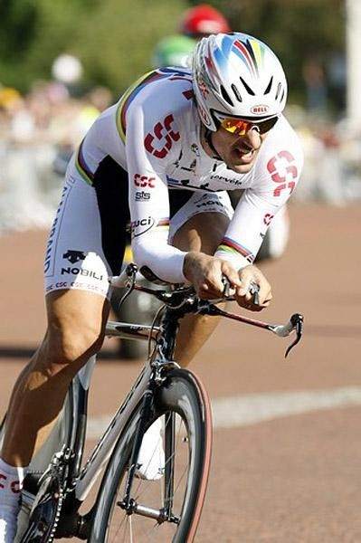 The reigning world champion during his effort, the only one that lasted less than nine minutes.