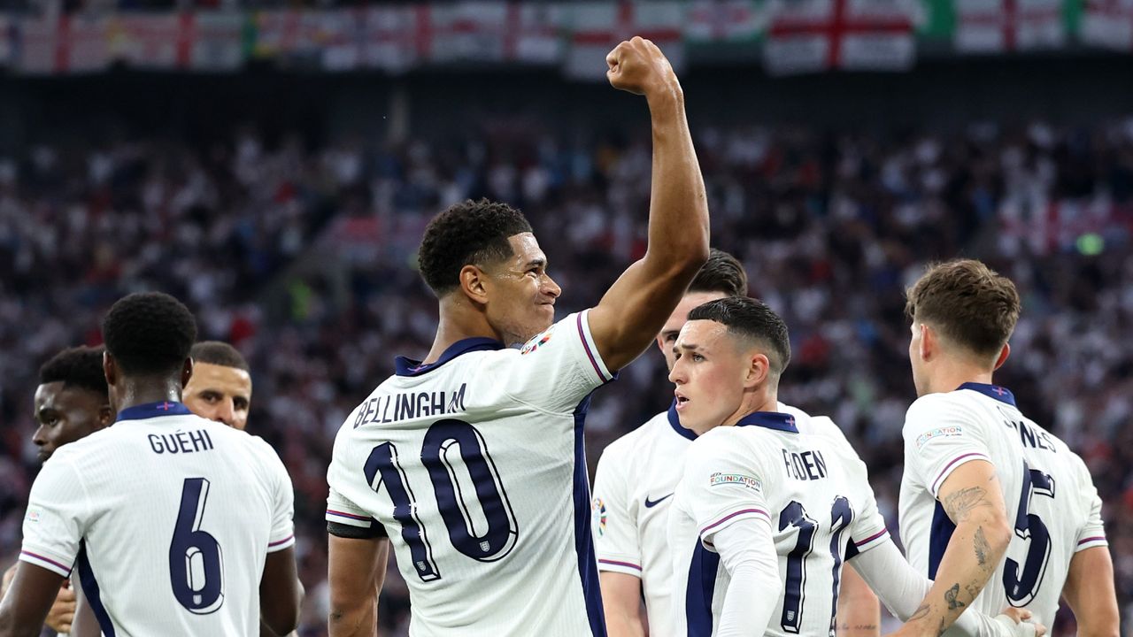 Jude Bellingham celebrates with teammates after scoring England&#039;s only goal against Serbia at Arena AufSchalke in Gelsenkirchen, Germany 