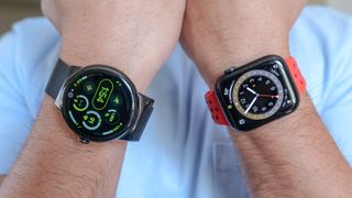 Apple Watch vs Pixel Watch.
