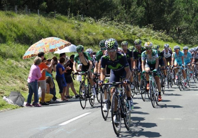 The peloton in Clasica San Sebastian