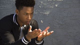 Jacob Latimore in Sleight