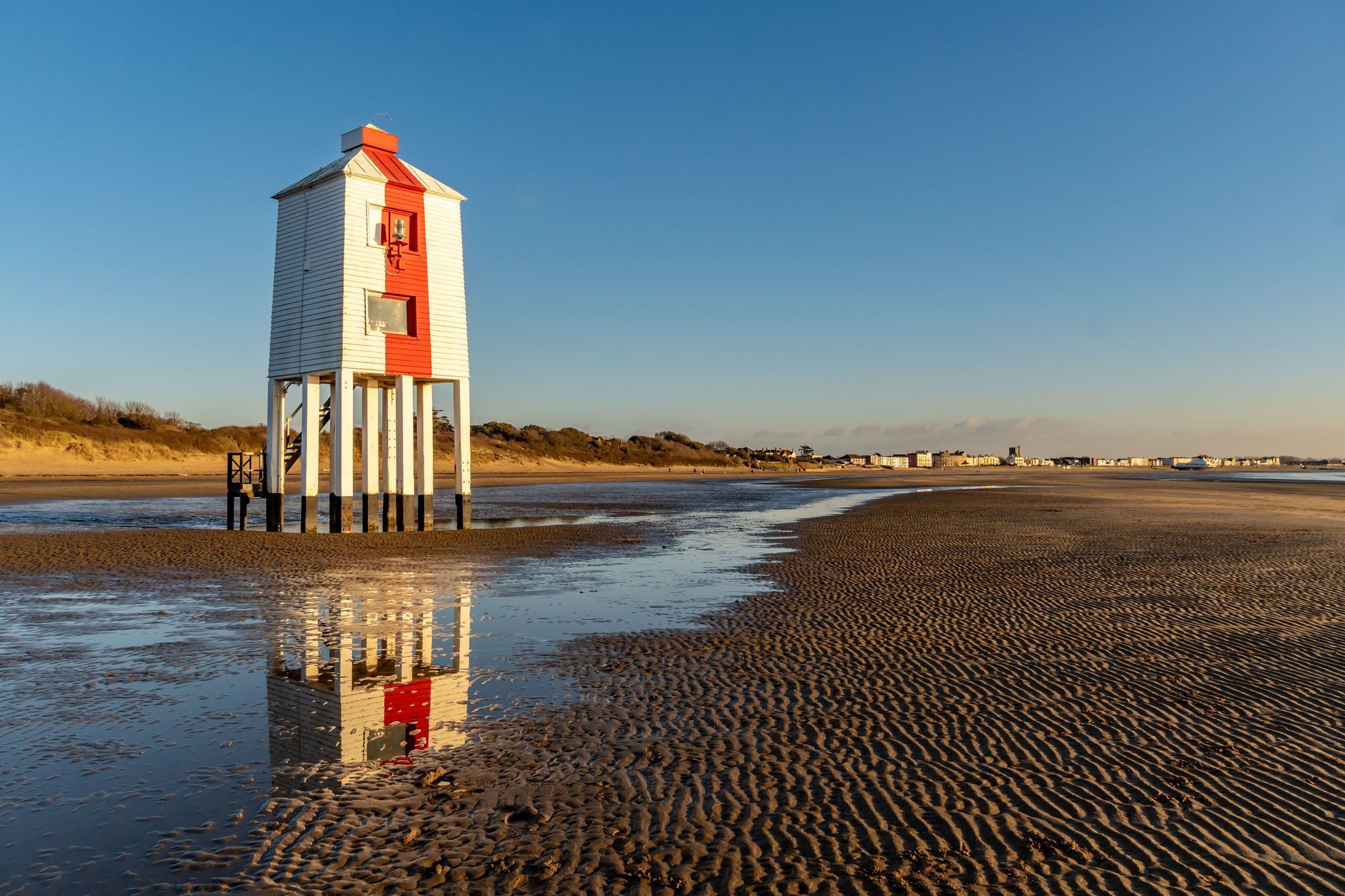 Red stripe on front of Burnham-on-Sea Low Lighthouse