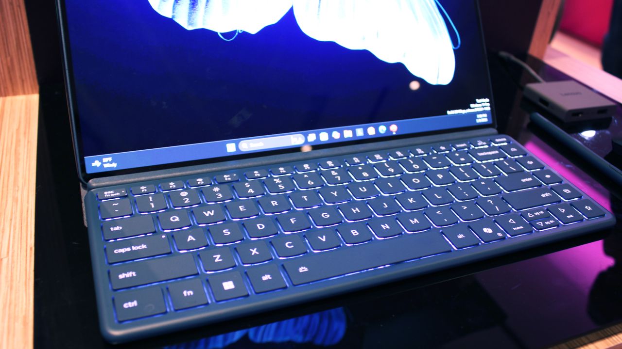 Lenovo YogaBook 9i at CES 2025