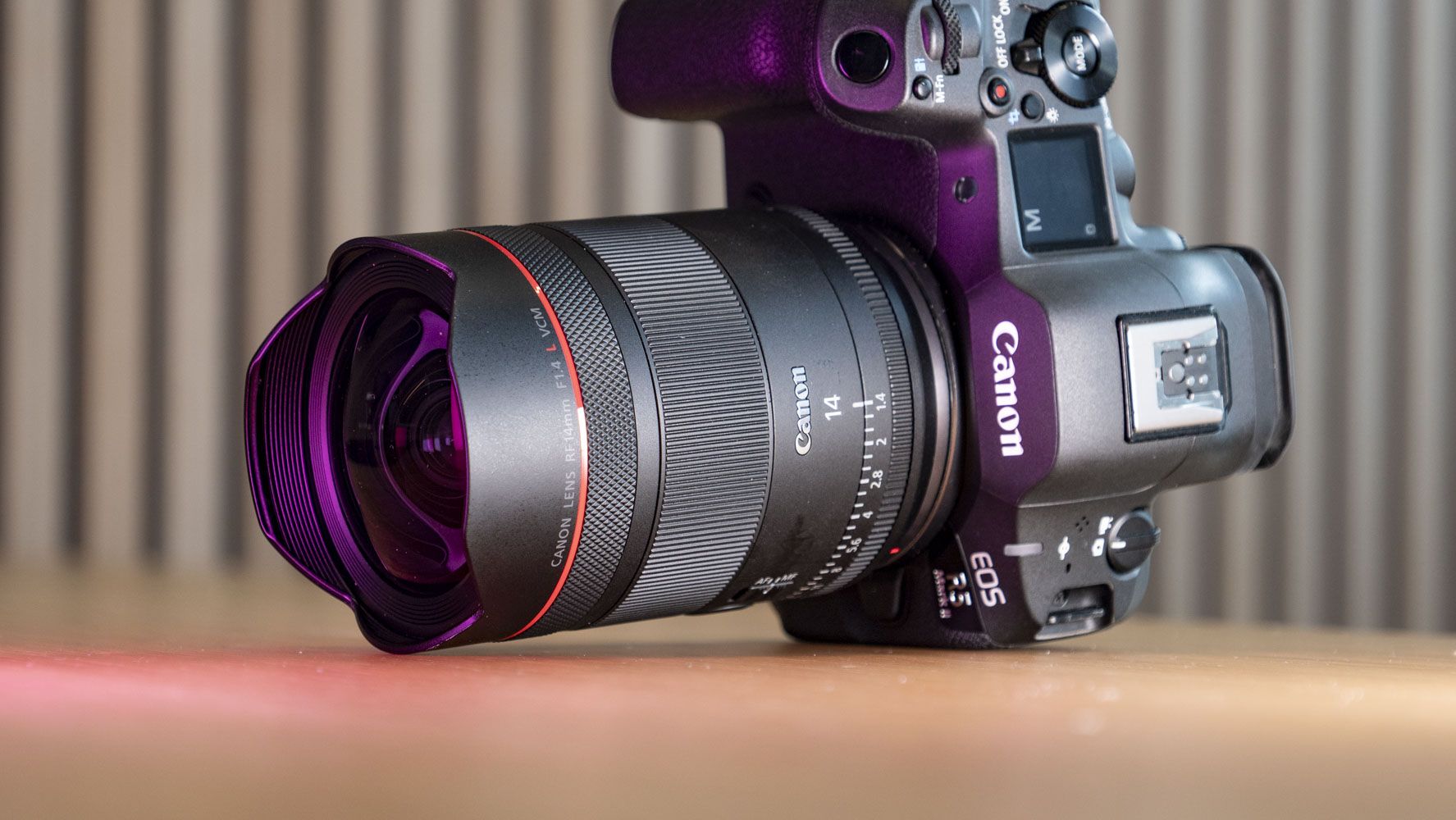 Canon’un RF 14mm F1.4L VCM’si son derece hafif, hızlı ve geniştir; astrofotoğrafçıların rüya lensidir