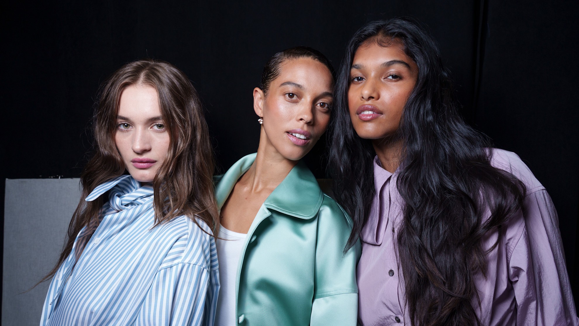 Three models with perfect hair thanks to leave-in conditioner.