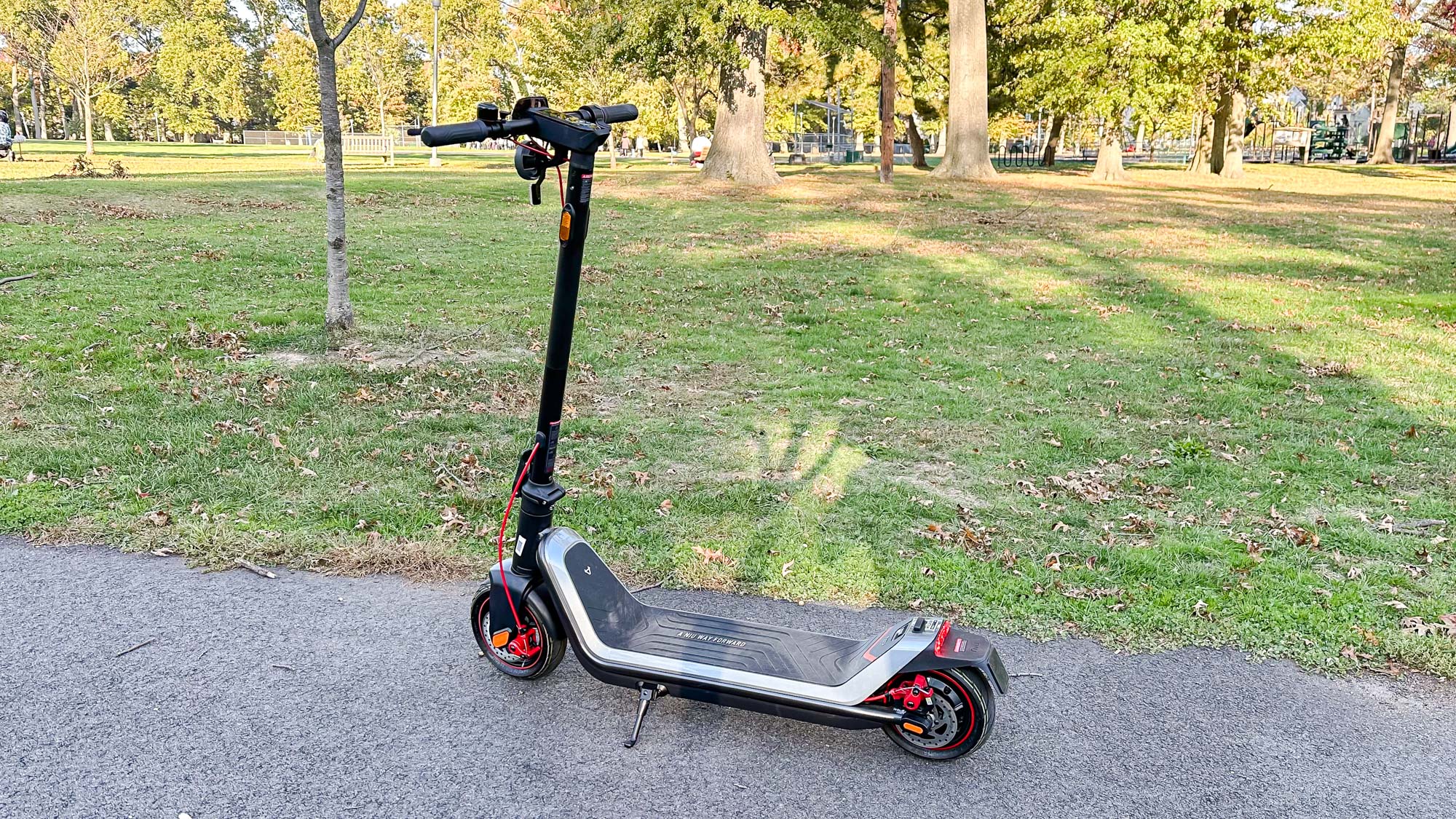sopa usuario Respeto a ti mismo Niu Kqi3 Max electric scooter review | Tom's Guide