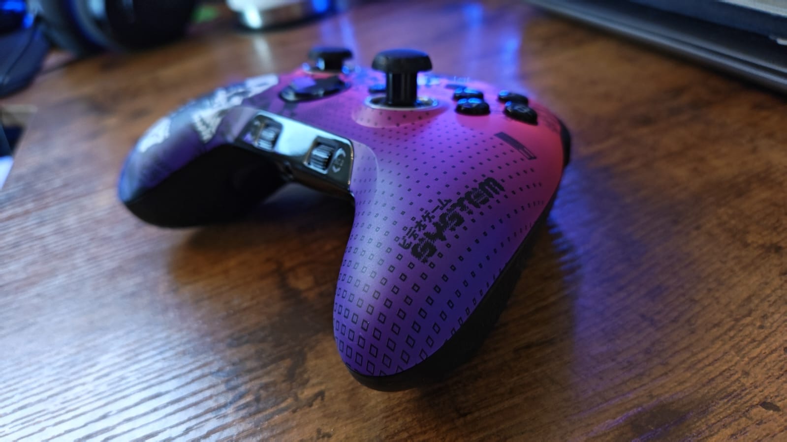 The grips of the Scuf Valor Pro Wireless Respawn edition