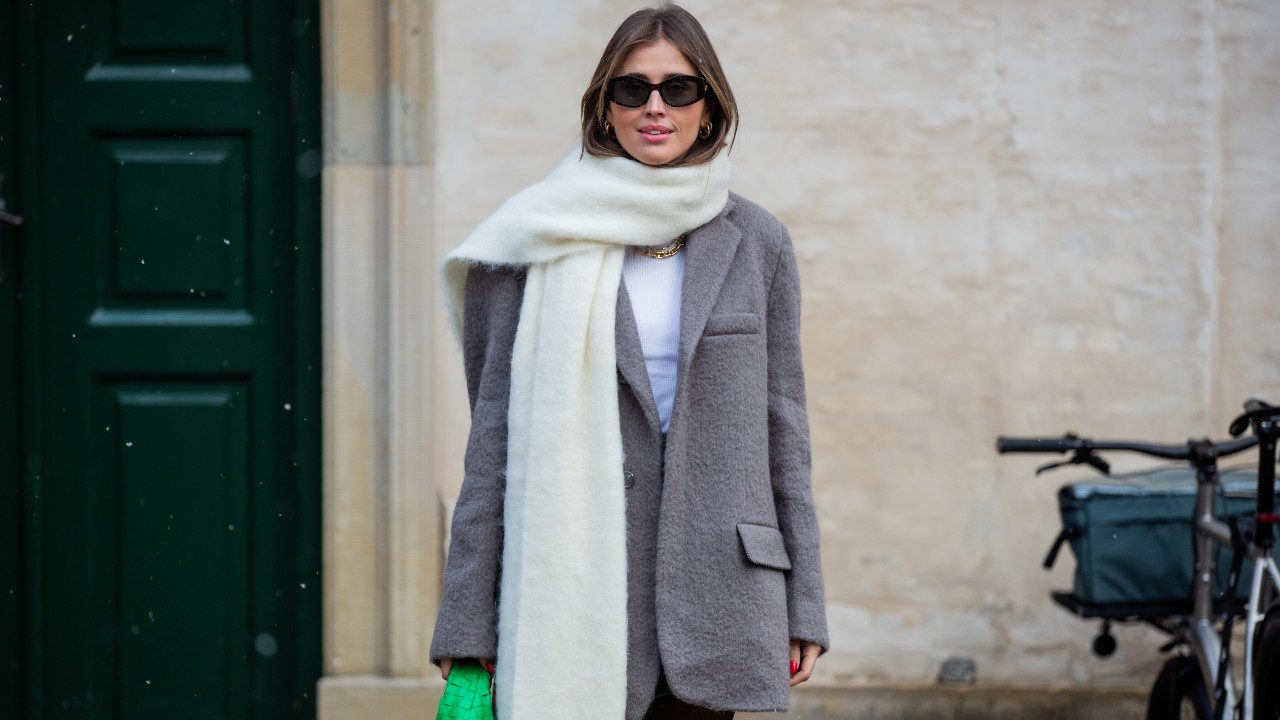 13 Business Casual Winter Outfits - Strawberry Chic