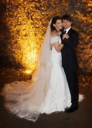 Tom Cruise and Katie Holmes pose together at Castello Odescalchi on their wedding day November 18, 2006 in Bracciano, near Rome, Italy