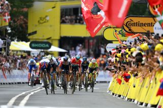 Turin opening sprint test for modified UCI 3km rule at Tour de France