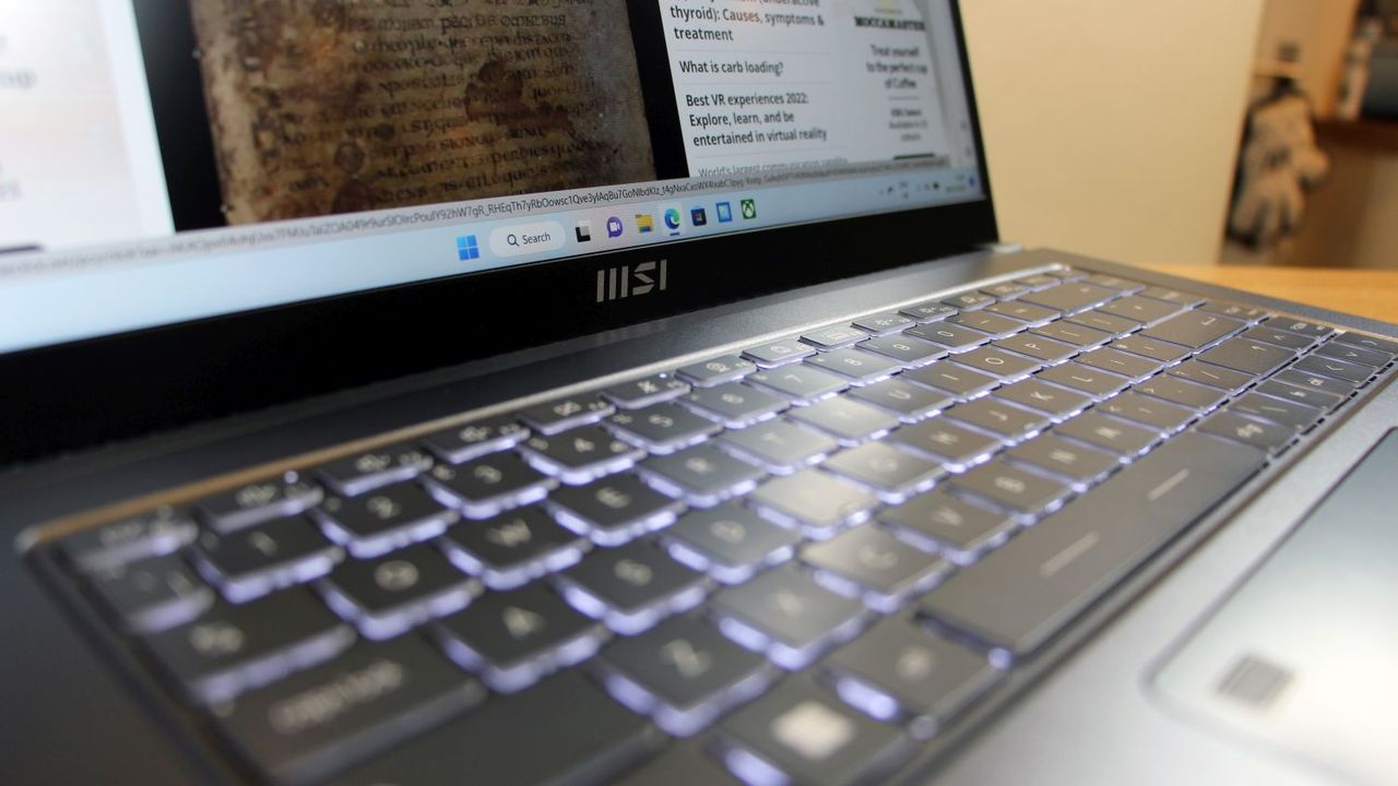 MSI Prestige 15_close up of keyboard whilst backlit