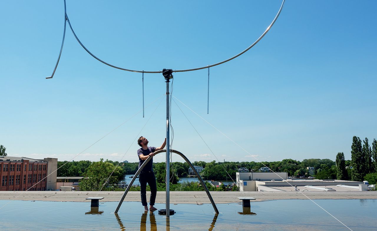 Tomás Saraceno collaboration with Alvin Lucier