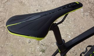 Scott's saddle has a bonded structure with a plastic base
