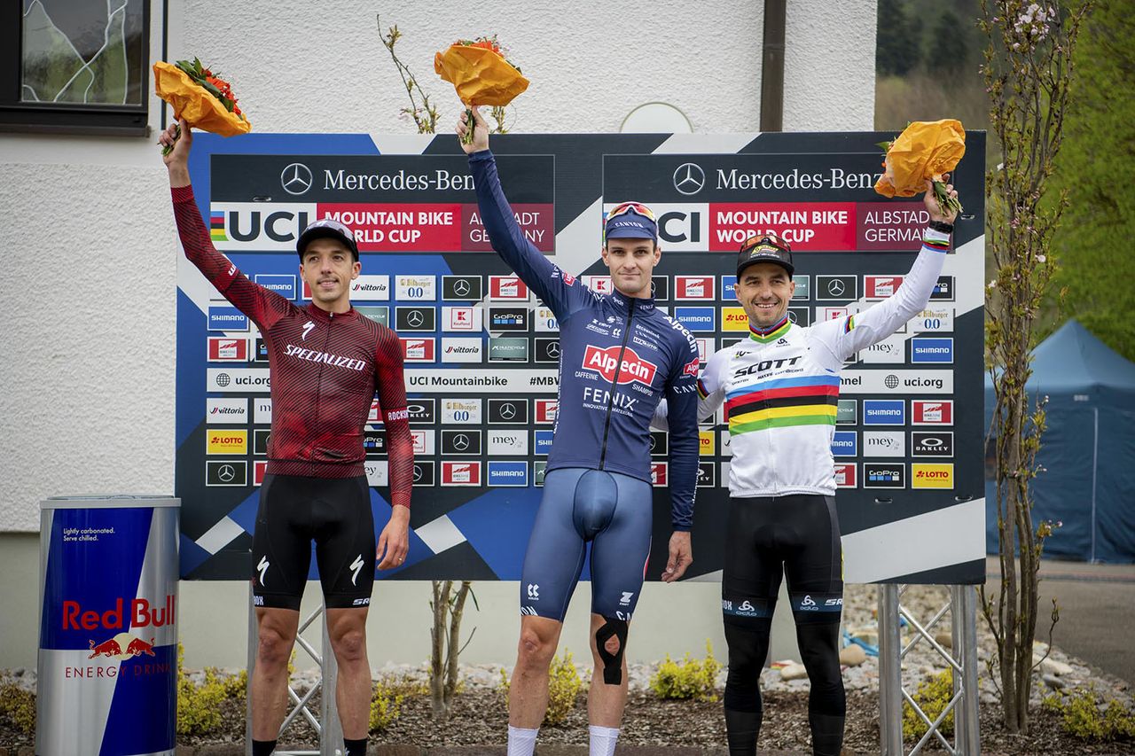 L to r: Jordan Sarrou, Sam Gaze, Nino Schurter