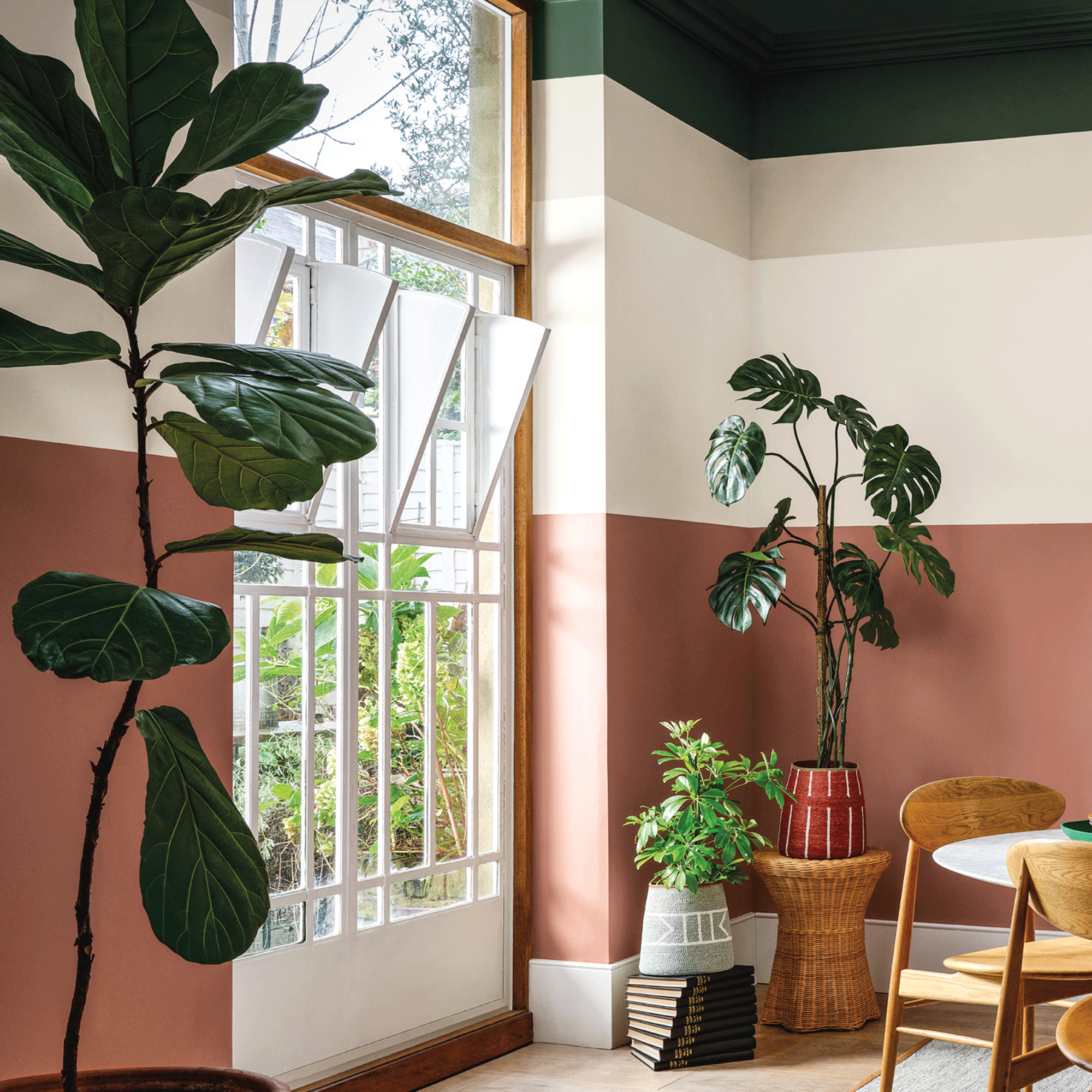 Terracotta walls and green ceiling