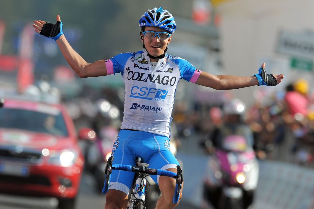 Domenico Pozzovivo wins stage 8 at Lago Laceno at the 2012 Giro d&#039;Italia