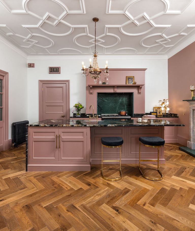 Can kitchen be painted? Experts discuss the pros and pitfalls