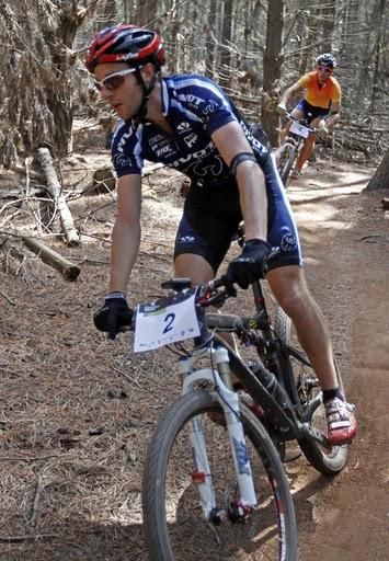 At the 2010 Australian Solo Championships, eventual winner Jason English leads Andy Fellows early in the race. They would finish 1st and 3rd in Elite Men in the 2010 world solo 24hr championships