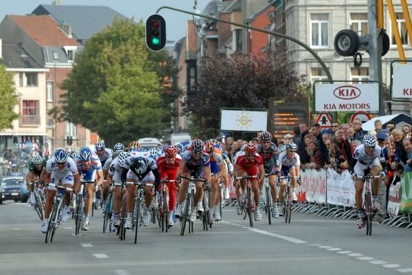Haedo (Saxo Bank) is on the front.
