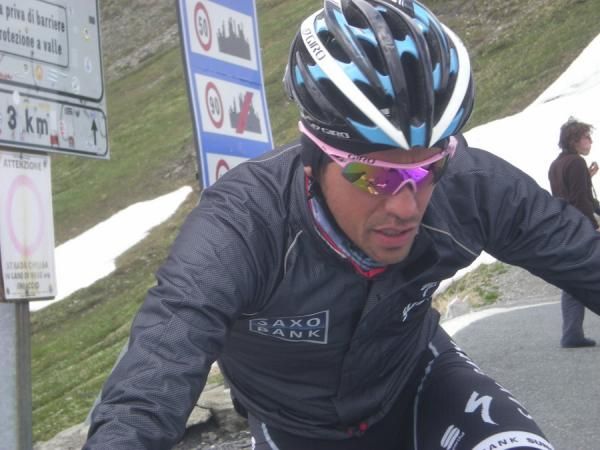 Contador climbing solo on the col d'Izoard
