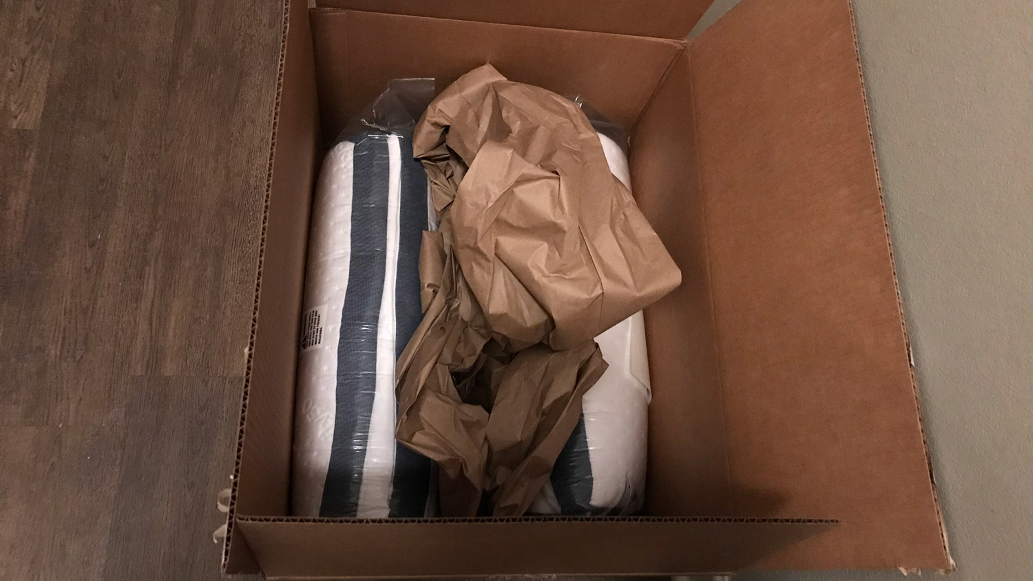 Authenticity50 Travesseiros de conforto personalizados em sua caixa